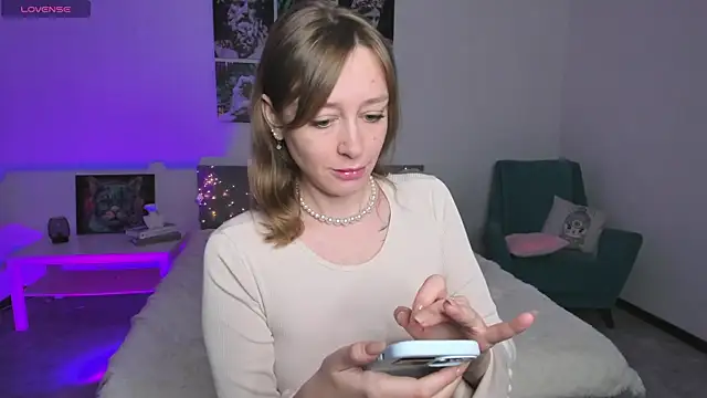 evashiny  online show from November 28, 3:42 am