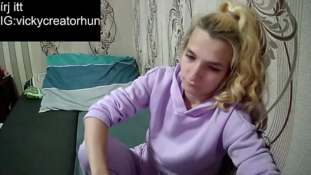 AlissaClark online show from July 9, 8:13 pm