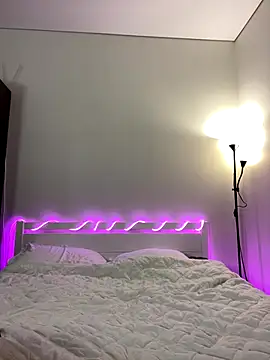 TiffaNoel online show from October 18, 4:30 pm