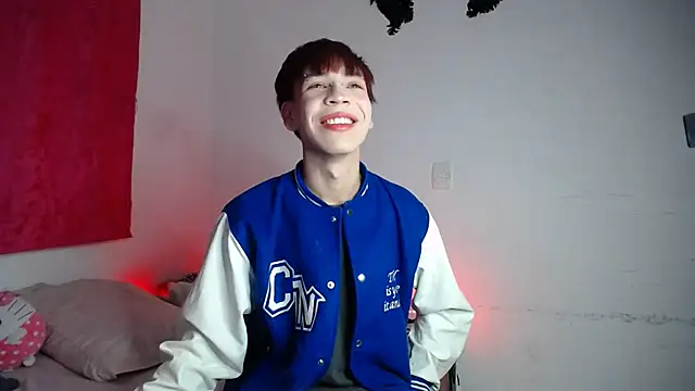 lucky stricke online show from December 5, 6:22 am