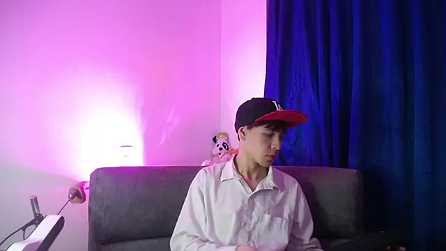 lucky stricke online show from March 4, 4:29 am