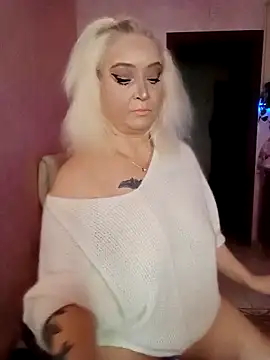 SquirtMilf00 online show from March 31, 3:19 am