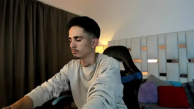 nextboywell1 online show from April 1, 3:07 am