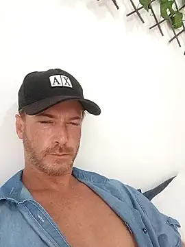 Snapshot of Loiroatv36 chatting on February 4, 3:07 pm Loiroatv36 online show from February 4, 3:07 pm