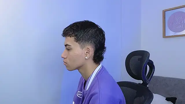 yulian vasquez online show from September 22, 12:18 pm