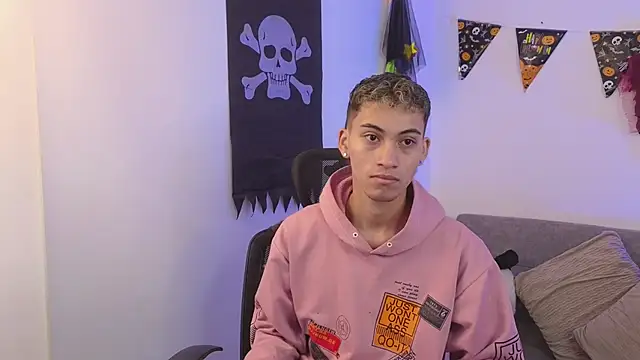 yulian vasquez online show from October 18, 12:17 pm