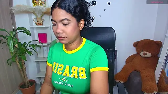 sharlottxl online show from May 25, 9:48 am