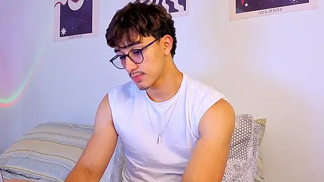 LatinReall online show from September 24, 8:23 pm