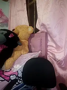 Snapshot of U-Upaaita chatting on March 1, 4:14 am U-Upaaita online show from March 1, 4:14 am