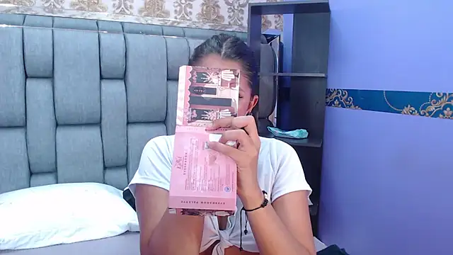 EMMA ROGGER online show from September 20, 7:26 pm