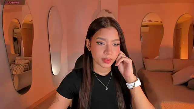Snapshot of SophieHouston_ chatting on June 25, 2:55 am SophieHouston online show from June 25, 2:55 am