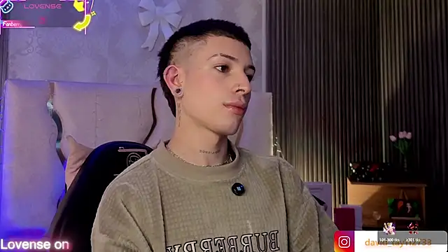 boyfox tay online show from February 23, 7:33 pm