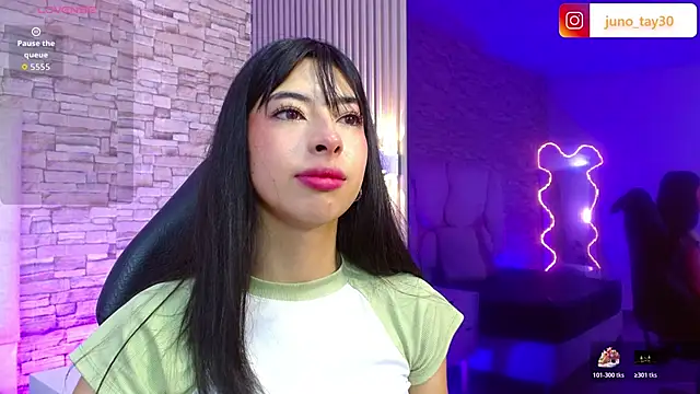 juno tay online show from November 20, 11:54 am