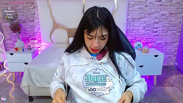 juno tay online show from November 24, 11:54 am