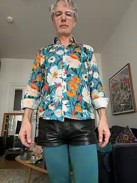 SexyLeon8 online show from February 21, 8:15 am