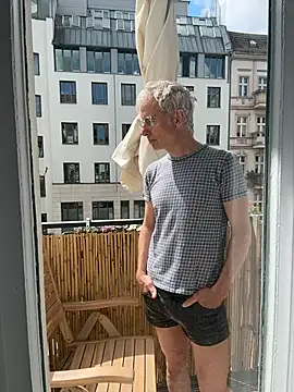 Snapshot of SexyLeon8 chatting on June 8, 9:31 am SexyLeon8 online show from June 8, 9:31 am