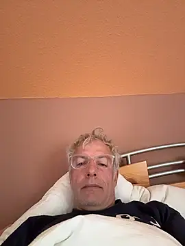 Snapshot of SexyLeon8 chatting on June 14, 5:53 am SexyLeon8 online show from June 14, 5:53 am