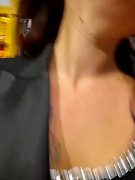 littleladyshelly online show from September 17, 6:37 am