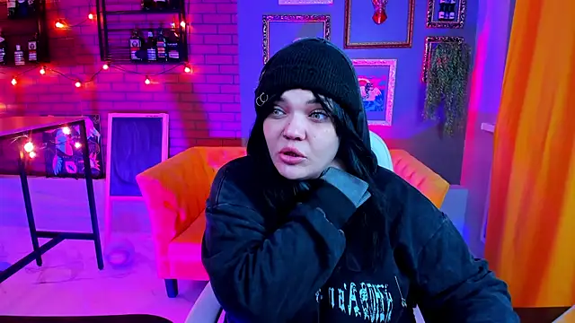 MaryHarrys online show from November 6, 10:54 pm