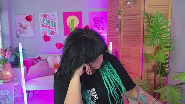 MaryHarrys online show from July 16, 1:28 pm