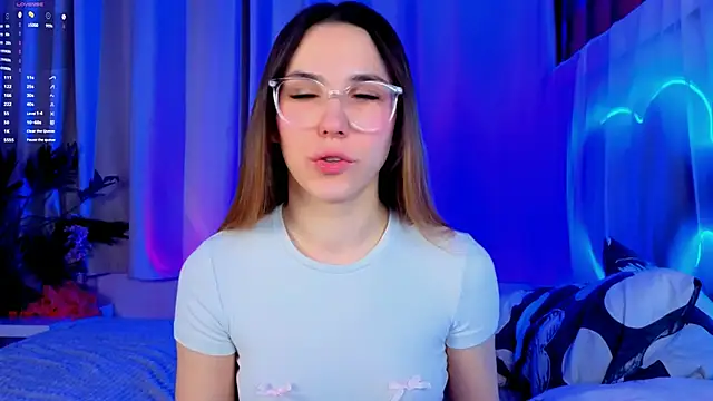 -CindyLou online show from December 22, 5:26 am