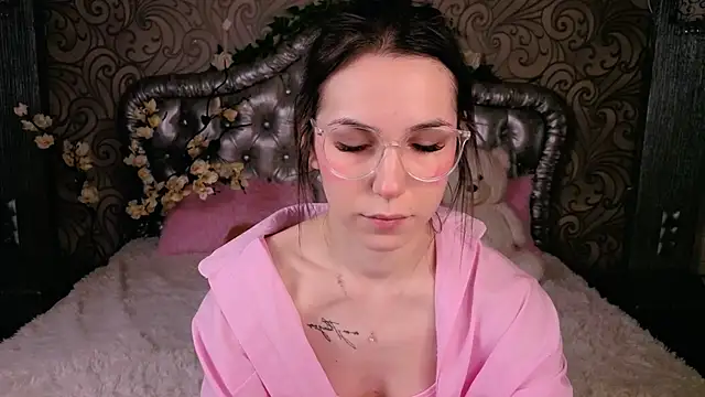 -CindyLou online show from February 14, 5:37 am