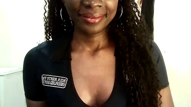 Snapshot of Chatdoll2 chatting on October 15, 4:07 pm Chatdoll2 online show from October 15, 4:07 pm