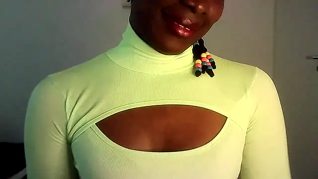 Snapshot of Chatdoll2 chatting on March 4, 1:06 pm Chatdoll2 online show from March 4, 1:06 pm