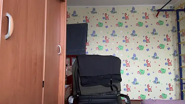 Snapshot of chiraq1945 chatting on December 20, 7:48 am chiraq1945 online show from December 20, 7:48 am