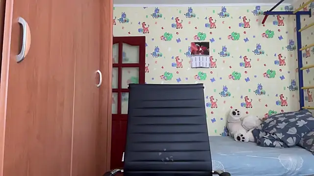 Snapshot of chiraq1945 chatting on February 18, 9:38 am chiraq1945 online show from February 18, 9:38 am