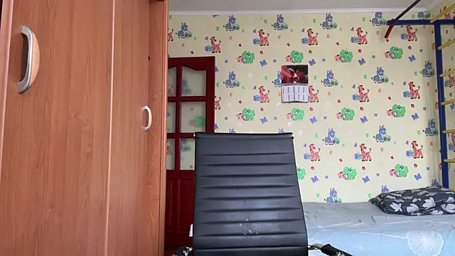 Snapshot of chiraq1945 chatting on February 24, 7:39 am chiraq1945 online show from February 24, 7:39 am