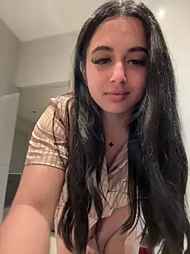 LilMisIndianx online show from October 27, 5:55 am