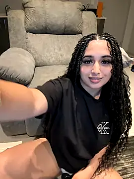 LilMisIndianx online show from December 19, 6:15 pm