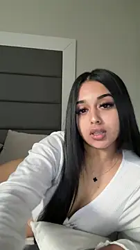 LilMisIndianx online show from February 25, 2:48 pm