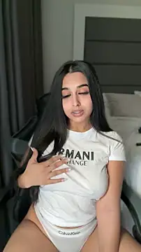 LilMisIndianx online show from May 21, 6:20 am