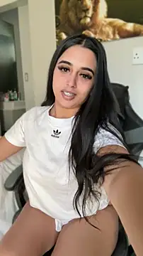 LilMisIndianx online show from May 24, 6:51 am