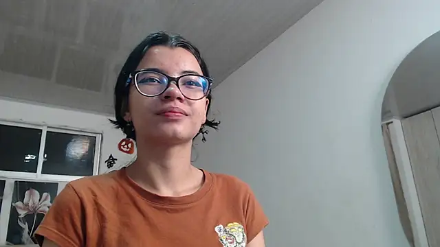 pinky f00x online show from October 17, 11:40 pm