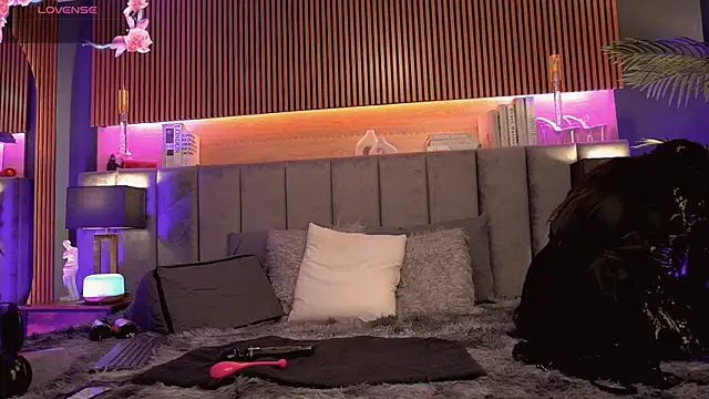 Snapshot of Angelina_Dior chatting on July 21, 4:20 pm Angelina Dior online show from July 21, 4:20 pm
