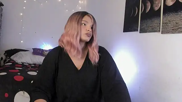 chloe kisses online show from May 11, 11:27 am