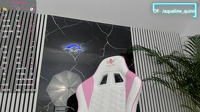 daisyblushh online show from September 15, 7:14 pm