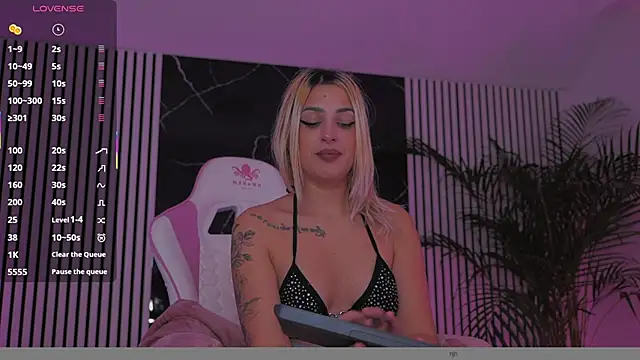 daisyblushh online show from December 20, 4:14 pm