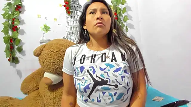 NataliaAndJulliam online show from December 18, 4:29 am