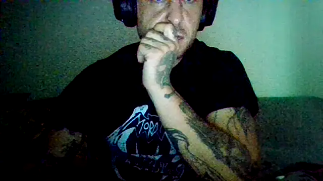 Snapshot of MrNice85 chatting on November 1, 8:05 am MrNice85 online show from November 1, 8:05 am