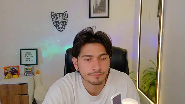 Elian savoy online show from December 13, 11:32 pm