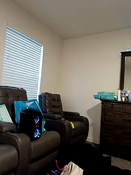 Thickkemzz41 online show from March 28, 12:32 am