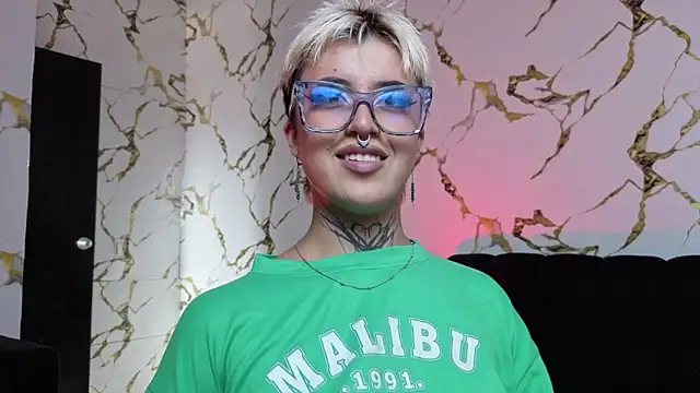 Rebeka-baker online show from April 11, 4:33 pm