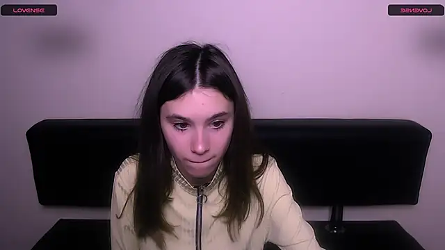 Snapshot of RosaRay_ chatting on February 24, 7:28 am RosaRay online show from February 24, 7:28 am