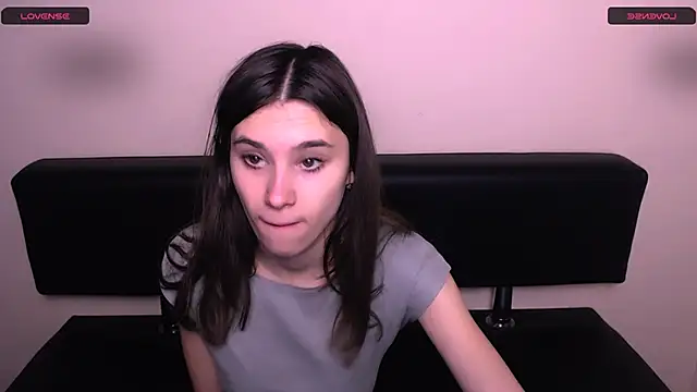 Snapshot of RosaRay_ chatting on February 28, 7:20 am RosaRay online show from February 28, 7:20 am