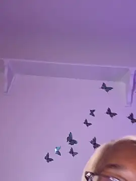 Snapshot of Moxhavix chatting on November 13, 7:18 am Moxhavix online show from November 13, 7:18 am