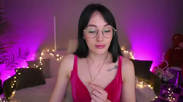 EviLune online show from May 1, 8:24 pm